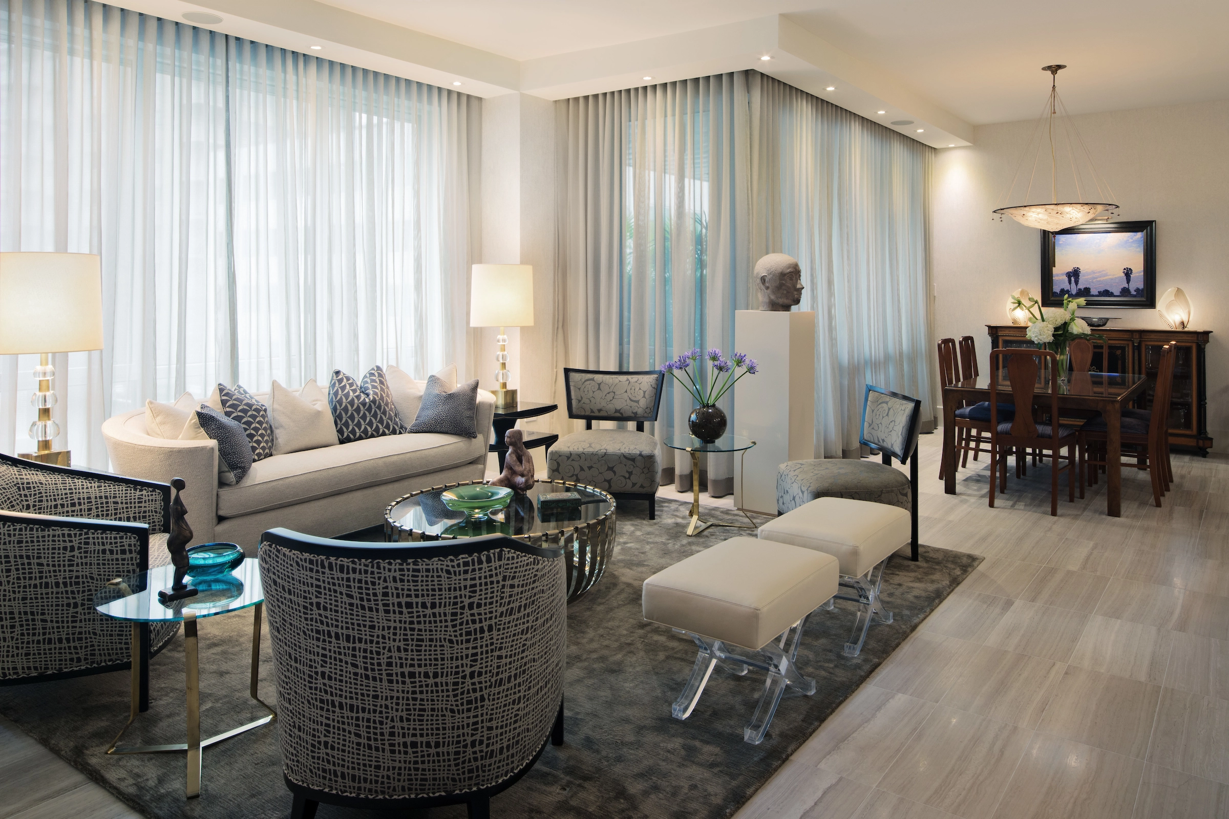 City Pied-á-Terre LIVING ROOM