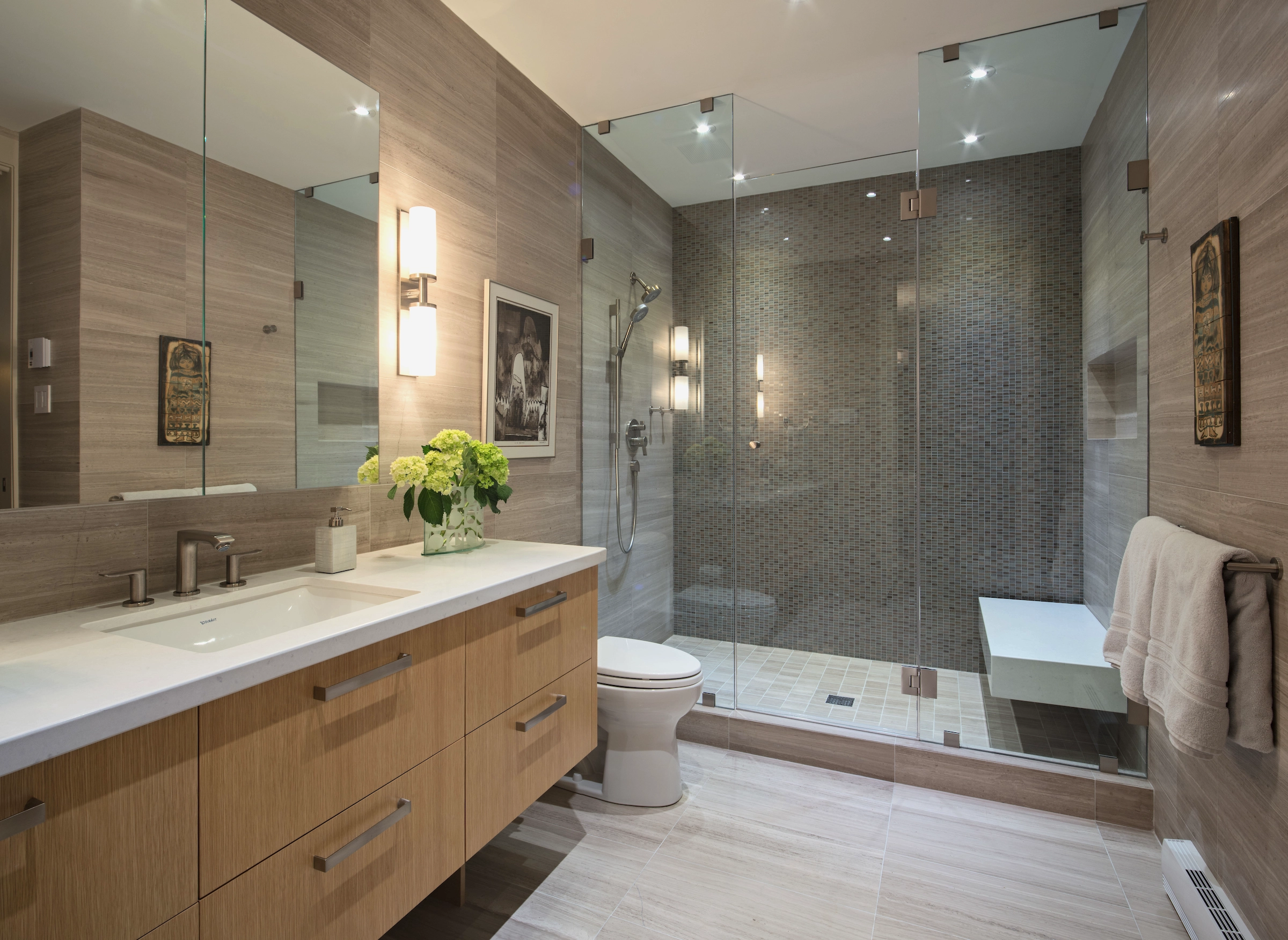 City Pied-á-Terre MAIN BATHROOM