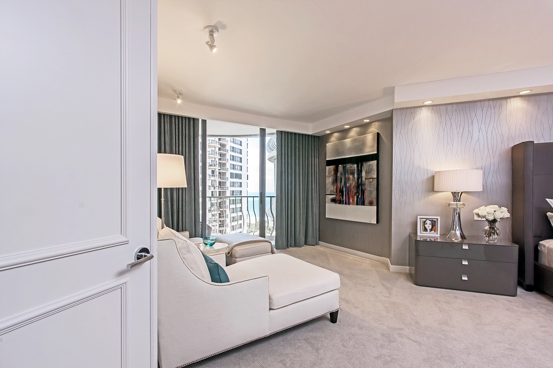 SUNSET AND TURQUOISE PRIME BEDROOM