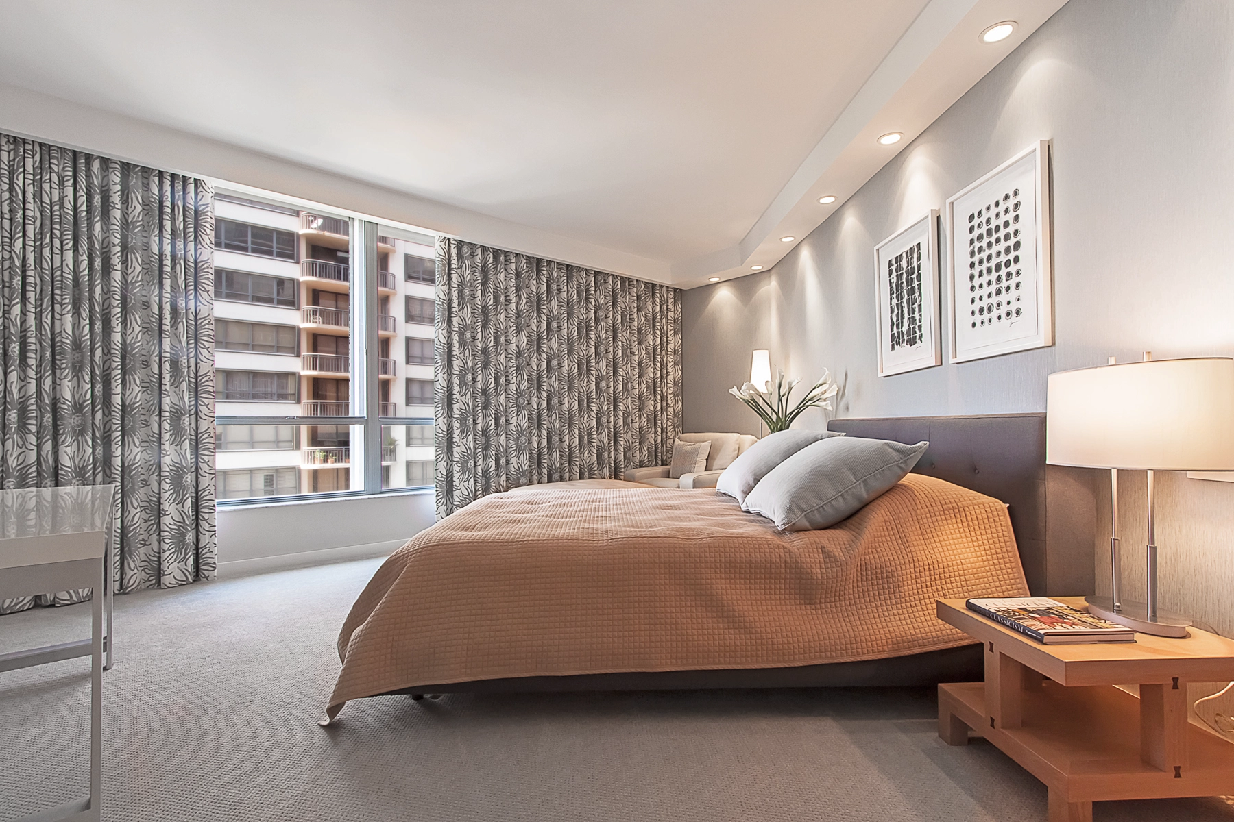 SUNSET AND TURQUOISE GUEST BEDROOM